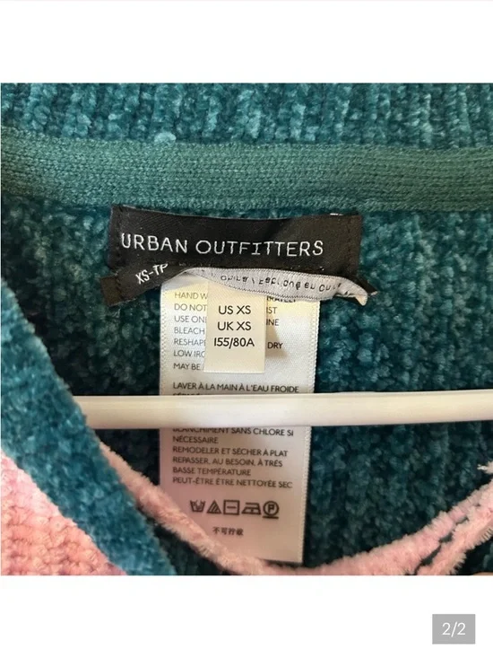 Urban Outfitters  Sz XS EUC Colorblock Cropped Crewneck Sweater - Picture 2 of 2